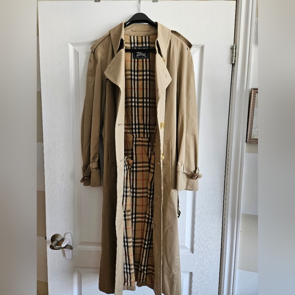 Genuine vintage  Burberry Trenchcoat - Picture 2 of 9
